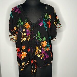 LUQ Women Cambrea Crochet Floral Tie Front Blouse XL